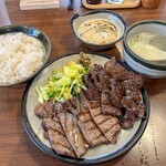 牛タン塩焼 テールスープの店 べこ虎 - 