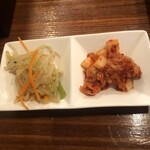 Aji ton - モヤシナムル、白菜キムチ