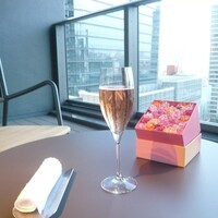 ジャヌ東京 - ロゼシャンパーニュ（インルームダイニング）