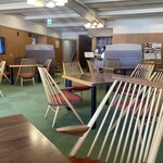 休暇村 - カフェスペース　心地よいテーブルと椅子