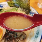 博多ラーメン まさきや - スープのアップです