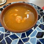 エラルテ - スープです。見ての通り、ものすごい具沢山です。また見えてませんが、アサリが大きいです。