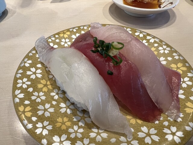 函館グルメ回転寿司 函太郎 鶴岡店 - 羽前大山（回転寿司）の写真