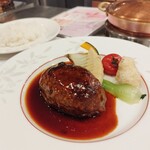 レストランティファニー - ガッツリお肉を食べた感じになる