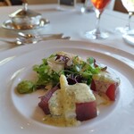 メインダイニングルーム 三笠 - マグロの赤身とソース、筍も最高