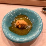 すし いわお - 鮑の肝ソース(シャリ&ウニ添え)