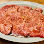 Sumibi Yakiniku Horumon Sawaishi - 赤身上ロース