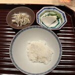 多仁本 - 炊き立てご飯、氷魚、香の物。