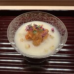 多仁本 - ホワイトアスパラの擦り流し。雲丹が甘い！中に車海老が潜んでいます。
