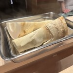 多仁本 - 蒸したての筍。甘い香りがお店中に広がります。