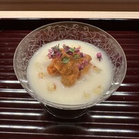 多仁本 - ホワイトアスパラの擦り流し。雲丹が甘い！中に車海老が潜んでいます。