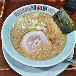 昭和屋 - 醤油ラーメンこってり太麺