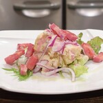 トリワイン ＰＩＫＯＳＨＨＨＵ - ポテサラ ベーコンのっけ