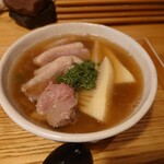 Soba Ya Konkurai - ◯鴨蕎麦
                        醤油味で節から引かれているスープの優しさ
                        キチンとコストの掛けてあるスープの美味しさだよなあ
