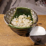 柳家 - 山菜炊き込みごはん、大根漬け