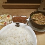 マイカリー食堂 - 野菜ベーコンエッグカレー
サラダセット680円ににミルフィーユカツ100円を追加。