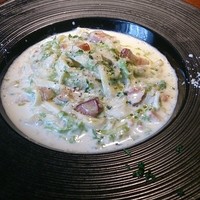 オステリア ブッビーノ - ベーコンと生のりの自家製フェットチーネ