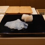 日本橋蛎殻町 すぎた - 左:皮剥/大分､右:帆立/野付