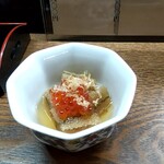 Matsuba sushi - 子持ち昆布イクラのせ