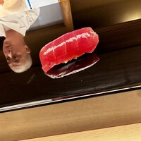 鮨 あらい - 反射する大将が素敵だな