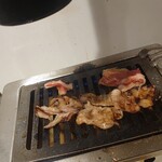 Taishuu Horumon Yakiniku Kemuriki - 