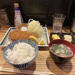 Tonkatsu Meshidokoro Nagaya - 定食1,300圓。ご飯とおつけはお代わり自由だそうな。