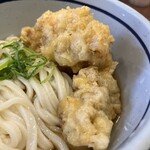 Oniyamma - ▪️冷とり天ぶっかけうどん(並)¥520
                      　※温かいうどんも冷たいうどんも
                      　　基本的に同じ価格です