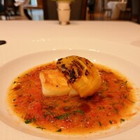 ソンブルイユ TOKYO - ⚫PLATS　
                    「北海道天然平目のポワレとフヌイユのコンフィ　トマト　オレンジ　ソースヴェルジュ」