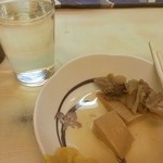 Kishi Udon - 熱燗と、すじと、筍♪甘めのお出汁でうまーい！