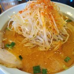 蔵八ラーメン亭 - ネギともやしがてんこ盛り