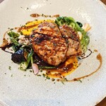 カフェ ムク - メイン、三元豚ロース肉のグリル　粒マスタードソース