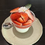 Cafe うさぎや - 自家製杏仁豆腐