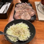 Shichirin Yakiniku Anan - ネギ付きタン塩