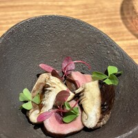 Rooots Nakanoshima - ▪️肉と椎茸
                    お塩も特別なもの使用されていて拘りを感じられます
                    