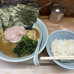 横浜ラーメン 武蔵家  - 