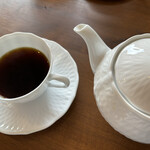 名曲カフェ エグモント - コーヒーにポット付きを頼めます