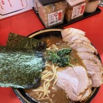 横濱家系ラーメン 野中家 - 海苔も健在