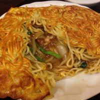 梅蘭 御茶ノ水ワテラス店 - 梅蘭焼きそば（断面）