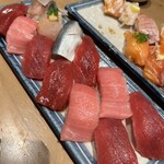 Sushi Sakaba Sashisu - マグロ三種盛り&光り物3種盛り
