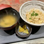 個室居酒屋 迦具夜 - 竹の子の炊き込みご飯と姫皮の味噌汁