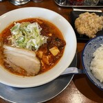 Chashuuya Musashi - 旨辛麻婆麺 ¥1070、Bセット(半ライス、唐揚げ)¥360