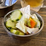 Hongdae chicken - ・漬物（お通し）（※お通し代¥330）