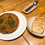 洋食 おがた - 巻き貝　アンチョビバター焼き