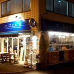Pizza K - 駿河台道灌道沿いに青い看板