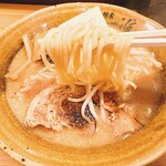 243598150 - 熟成合わせ味噌らーめん(麺リフト)