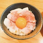 243598171 - レアチャーシュー丼