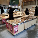 もりもと - パン売場
