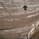 オンザディッシュ - サンシェードと白熱灯