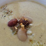 オンザディッシュ - 豆と野菜のスープ、金箔が
