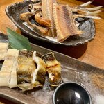 魚真 - 穴子の白焼きと骨せんべい